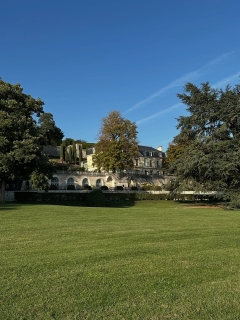 Septembre 
Visiter les éternels châteaux de la Loire, tout en séjournant dans un domaine avec un cadre magnifique, un havre de paix pour vous ressourcer.
Le calme et la tranquillité à une petite heure de Paris en TGV le @domaine_des_bidaudieres 
Réservation sur www.bidaudieres.com 
Nos meilleurs prix sur www.bidaudieres.com 
@domaine_des_bidaudieres #domainedesbidaudières #chateau #castle #hotel #chateauhotel #castlehotel #chateauxdelaloire #amazing #loirevalleycastles #travelphotography #tourainevaldeloire #touraineloirevalley #amboise #amboisecastle #amboisetourisme #loire #loirevalley #loirevalleytourism #france #travel #voyage #bestplacetogo #beautifulhotels #bestplace #tourism #beautifuldestinations