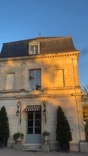 Couleurs d’Automne
Visiter les éternels châteaux de la Loire, tout en séjournant dans un domaine avec un cadre magnifique, un havre de paix pour vous ressourcer.
Le calme et la tranquillité à une petite heure de Paris en TGV le @domaine_des_bidaudieres
Réservation sur www.bidaudieres.com
Nos meilleurs prix sur www.bidaudieres.com
@domaine_des_bidaudieres #domainedesbidaudières #chateau #castle #hotel #chateauhotel #castlehotel #chateauxdelaloire #amazing #loirevalleycastles #travelphotography #tourainevaldeloire #touraineloirevalley #amboise #amboisecastle #amboisetourisme #loire #loirevalley #loirevalleytourism #france #travel #voyage #bestplacetogo #beautifulhotels #bestplace #tourism #beautifuldestinations